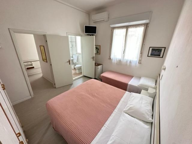Hotel Fiorenza Мілано-Маріттіма Екстер'єр фото