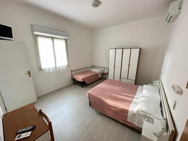 Hotel Fiorenza Мілано-Маріттіма Екстер'єр фото